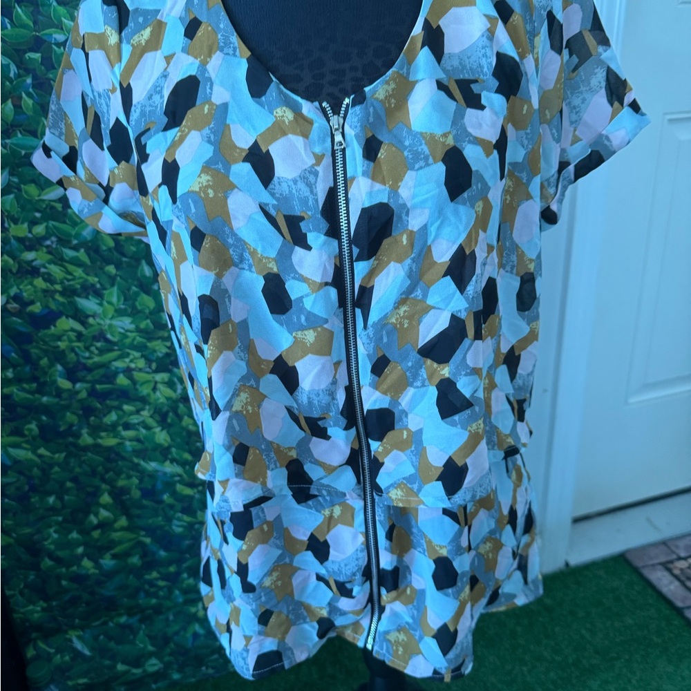 Multicolor Abstract Zip-Front Top p28 - Picture 4 of 4
